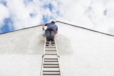 Peinture extérieure à la Môle — façades et ravalement